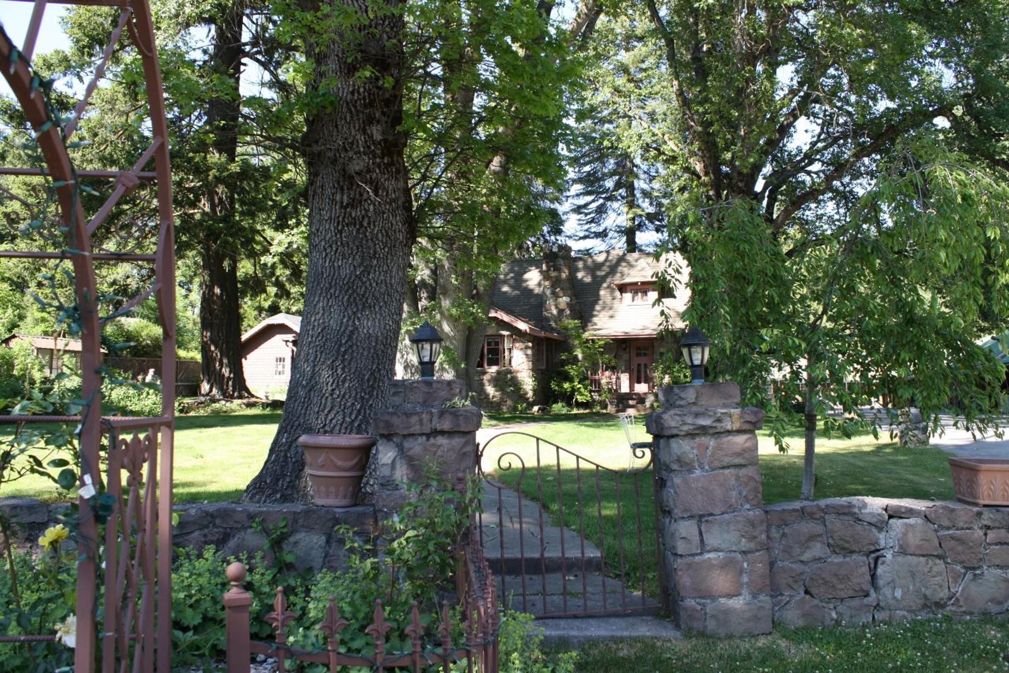 Strawberry Valley Inn Mount Shasta Luaran gambar